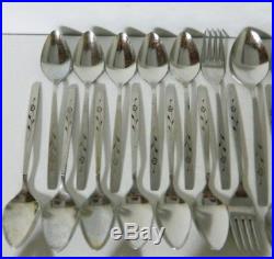 Oneida Craft Deluxe CAPISTRANO Stainless Flatware 44 Pieces Many Serving Pieces