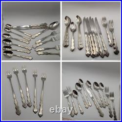 Oneida DISTINCTION DELUXE STAINLESS Valerie Pattern 11 Full Settings 76 Pieces