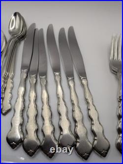 Oneida DISTINCTION DELUXE STAINLESS Valerie Pattern 11 Full Settings 76 Pieces