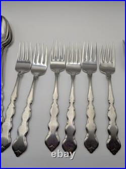 Oneida DISTINCTION DELUXE STAINLESS Valerie Pattern 11 Full Settings 76 Pieces