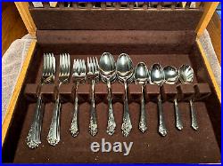 Oneida Damask Rose Stainless Steel 60pc Flatware Set with Original Storage Chest