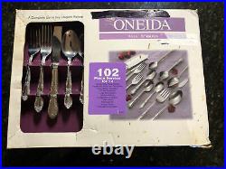 Oneida Daydream Pattern 120 Piece Stainless Flatware Set Silverware