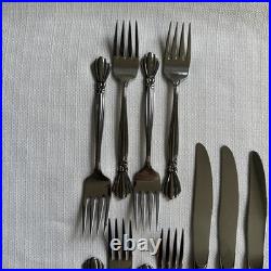 Oneida Deluxe ALEXIS 20 Piece Service for 4 Glossy Stainless Flatware