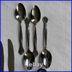 Oneida Deluxe ALEXIS 20 Piece Service for 4 Glossy Stainless Flatware Oneida Deluxe ALEXIS 20 Piece Service for 4 Glossy Stainless Flatware