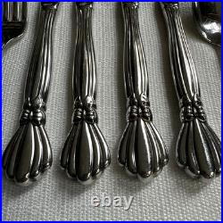 Oneida Deluxe ALEXIS 20 Piece Service for 4 Glossy Stainless Flatware