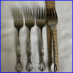 Oneida Deluxe ALEXIS 20 Piece Service for 4 Glossy Stainless Flatware