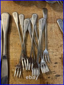 Oneida Deluxe Village Burnished Stainless Flatware Matches Pfaltzgraff 75 Pcs