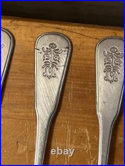 Oneida Deluxe Village Burnished Stainless Flatware Matches Pfaltzgraff 75 Pcs Oneida Deluxe Village Burnished Stainless Flatware Matches Pfaltzgraff 75 Pcs
