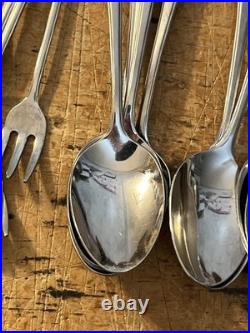Oneida Deluxe Village Burnished Stainless Flatware Matches Pfaltzgraff 75 Pcs