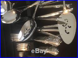 Oneida Distinction Deluxe HH Flatware Mansion Hall 91 Box Set 12 Place +Serving