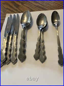 Oneida Distinction Deluxe Stainless 12pc Flatware Set for 4, Glossy Silver
