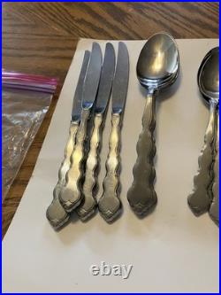 Oneida Distinction Deluxe Stainless 12pc Flatware Set for 4, Glossy Silver