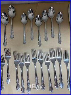 Oneida Dover Stainless Cube USA Flatware 52 pieces (includes serving pieces)