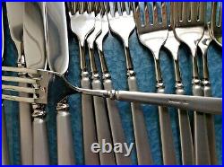 Oneida Easton Satin Stainless Flatware Set Unused 33 Pieces 5 Place Sets