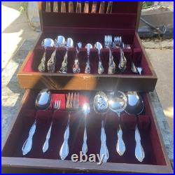 Oneida FLATWARE Stainless SERVICE FOR With 4 TEASPOONS & SERVING PCS 92 lote