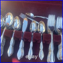Oneida FLATWARE Stainless SERVICE FOR With 4 TEASPOONS & SERVING PCS 92 lote