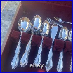 Oneida FLATWARE Stainless SERVICE FOR With 4 TEASPOONS & SERVING PCS 92 lote
