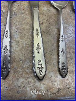 Oneida FLORAL BOUQUET Deluxe Stainless Flatware - Set of 44 Pieces