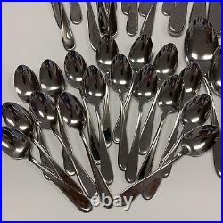Oneida Flight Reliance #4 Stainless Flatware 9 Full Place Settings 71 Pieces VTG