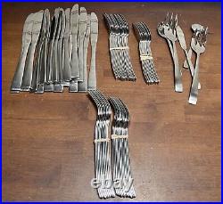 Oneida HAMPSTEAD 18/10 Stainless Flatware 10 place settings ++ 79 total pieces