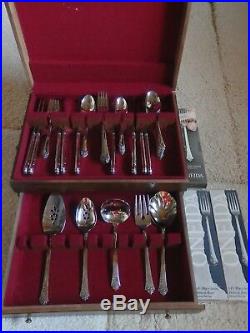 Oneida Heirloom DAMASK ROSE 18/8 Stainless Dinnerware Set for 12 Excellent Cond