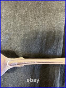 Oneida Heirloom Silver Shell Stainless Flatware (Cubed)