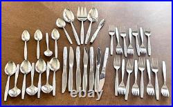 Oneida Heirloom Will O Wisps Stainless Flatware Set 38 Pc Cube Mark USA