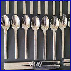 Oneida ILLUMINA Stripe Stainless Flatware Service for 8 minus 1 Knife & Serving