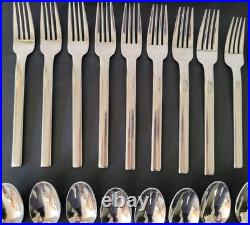 Oneida ILLUMINA Stripe Stainless Flatware Service for 8 minus 1 Knife & Serving