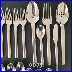 Oneida ILLUMINA Stripe Stainless Flatware Service for 8 minus 1 Knife & Serving