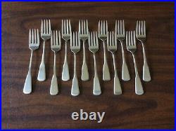 Oneida INDEPENDENCE Deluxe, 12 Complete Place Settings + 7 Serving Pieces