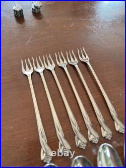 Oneida KATRINA Stainless Bouquet of Flowers Flatware 6 Place Setting 65 Pc