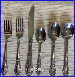 Oneida Louisiana Stainless Steel Flatware 93 Pieces Service for 12 Pristine