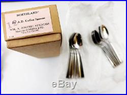 Oneida Ltd Wm A Rogers Northland 72 Piece Set Stainless Service for 12 in Chest
