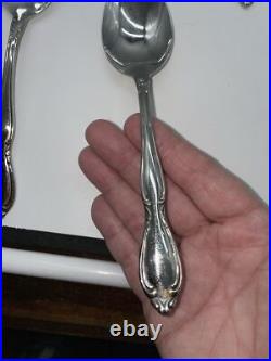 Oneida Ltd deluxe stainless Strathmore 50 Piece Set