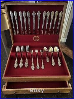 Oneida MONTE CARLO Deluxe Stainless Silverware Service for 12 + 11 cocktail fork