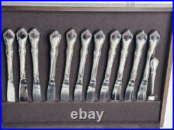 Oneida Mansion Hall Distinction Deluxe Stainless Flatware 67 Pc Set Wood Chest