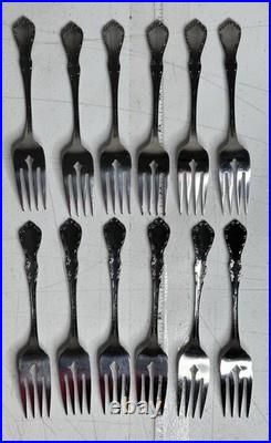 Oneida Mansion Hall Distinction Deluxe Stainless Flatware 67 Pc Set Wood Chest