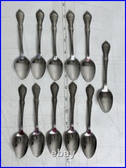 Oneida Mansion Hall Distinction Deluxe Stainless Flatware 67 Pc Set Wood Chest