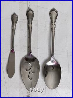 Oneida Mansion Hall Distinction Deluxe Stainless Flatware 67 Pc Set Wood Chest