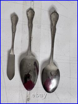 Oneida Mansion Hall Distinction Deluxe Stainless Flatware 67 Pc Set Wood Chest