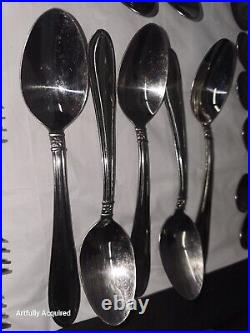 Oneida Memphis lot of 71 Stainless Steel Flatware Flower Serving For 10 Vintage