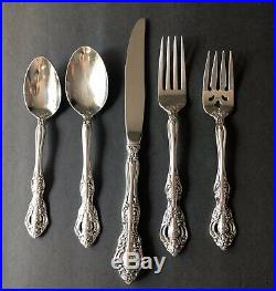 Oneida Michaelangelo Stainless Flatware 8-5pps, Missing One Tablespoon