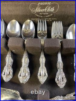 Oneida Michelangelo Heirloom Floral 69 Piece Set Flatware withWooden Chest