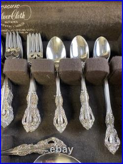 Oneida Michelangelo Heirloom Floral 69 Piece Set Flatware withWooden Chest