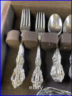 Oneida Michelangelo Heirloom Floral 69 Piece Set Flatware withWooden Chest