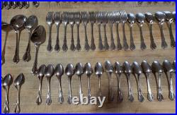 Oneida Oneidacraft Deluxe Stainless CHATEAU 12 plc settings BUNDLE 90 pieces