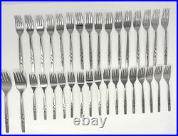 Oneida Oneidacraft LASTING ROSE Stainless Flatware Set 109pc Vintage set Oneida Oneidacraft LASTING ROSE Stainless Flatware Set 109pc Vintage set