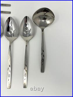 Oneida Oneidacraft LASTING ROSE Stainless Flatware Set 109pc Vintage set