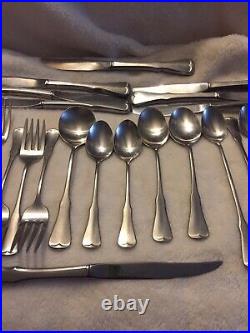 Oneida Patrick Henry Stainless Flatware Set 28 Pieces PreOwned Good